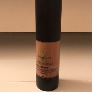 Lemongrass Sheer Minerals Anti-aging BB Cream